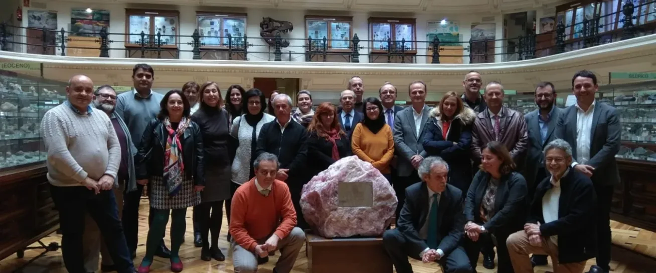Equipo de TESELA en la Mesa interdisciplinar sobre piedra natural y canteras históricas del IGME