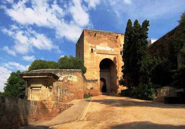 Puerta de la Justicia Tor der Rechtssprechung Alhambra panoramio